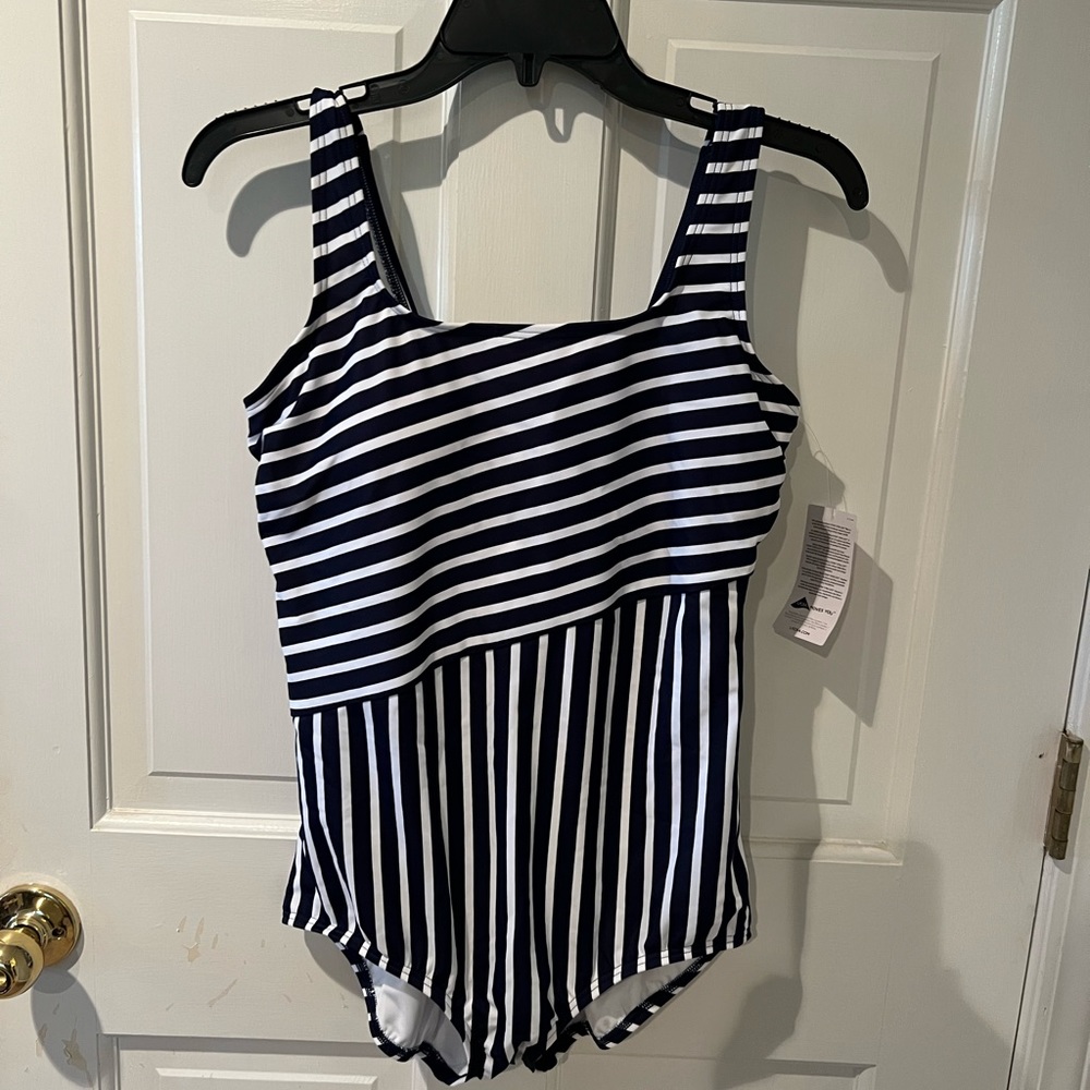BNWT Lands End full coverage bathing suit